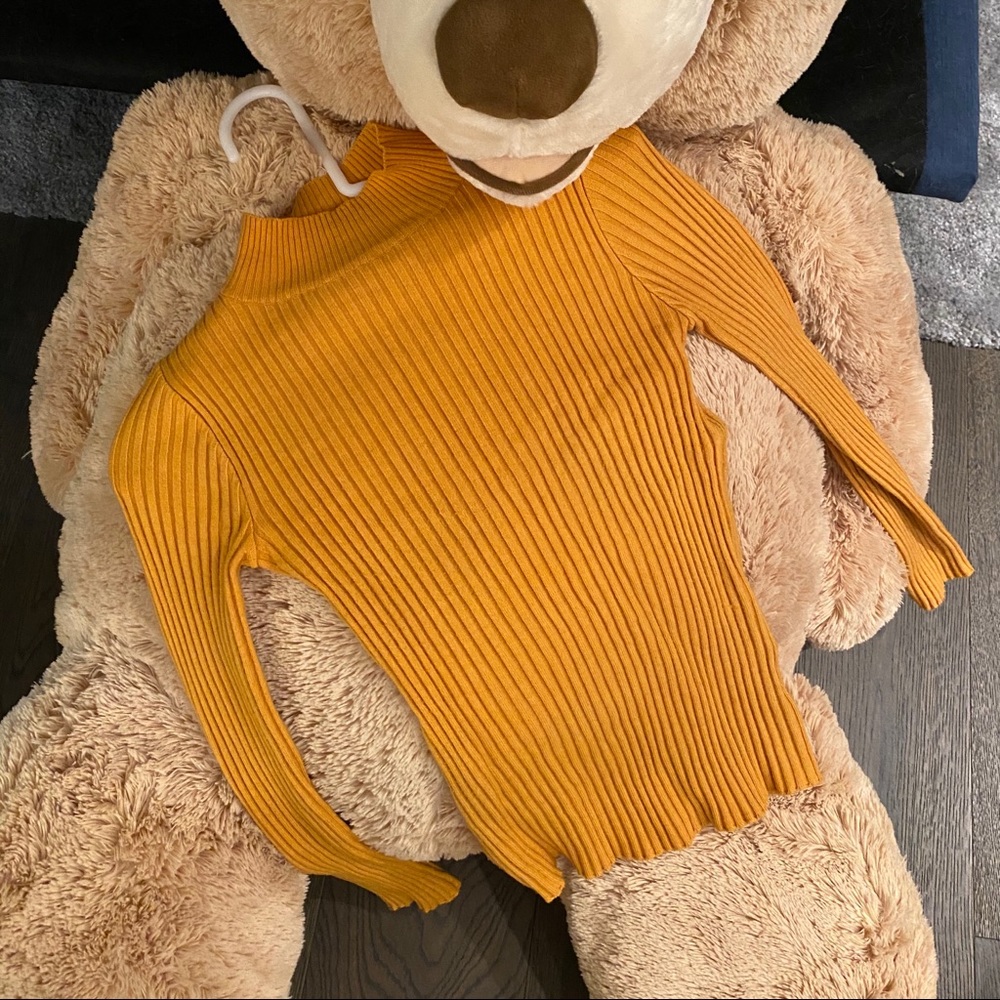 Free if bought $30 - Orange base shirt